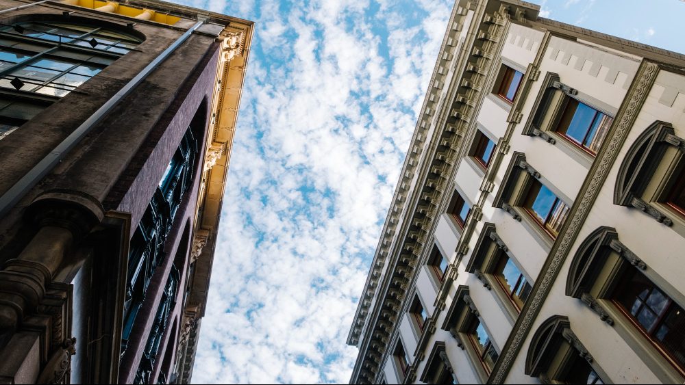 Immobilientypen im Kollwitzkiez: Altbau vs. Neubau vs. Sanierungsobjekte